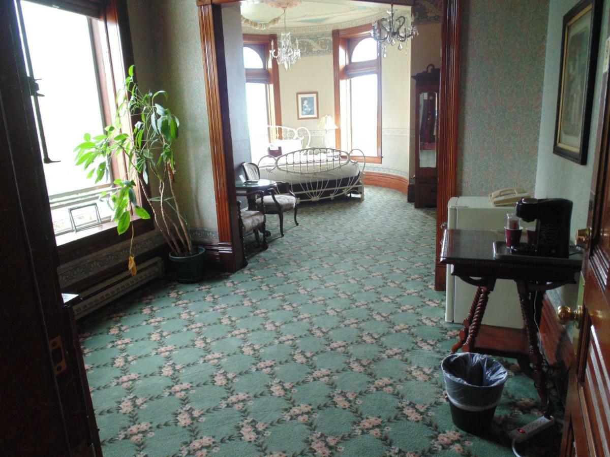 ホテル Manresa Castle ポート・タウンゼンド エクステリア 写真